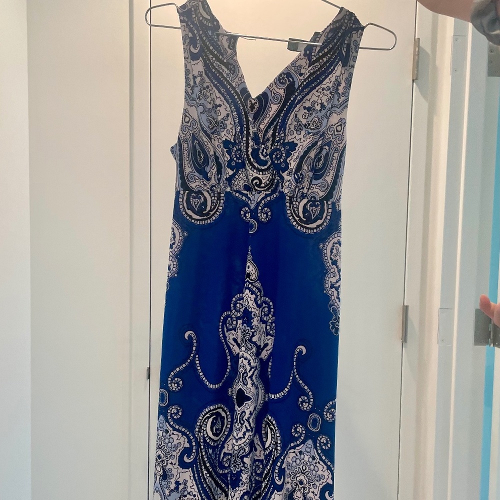 INTERNATIONAL CONCEPT BLUE FLOOR LENGTH DRESS - PERFECT FOR SUMMER!